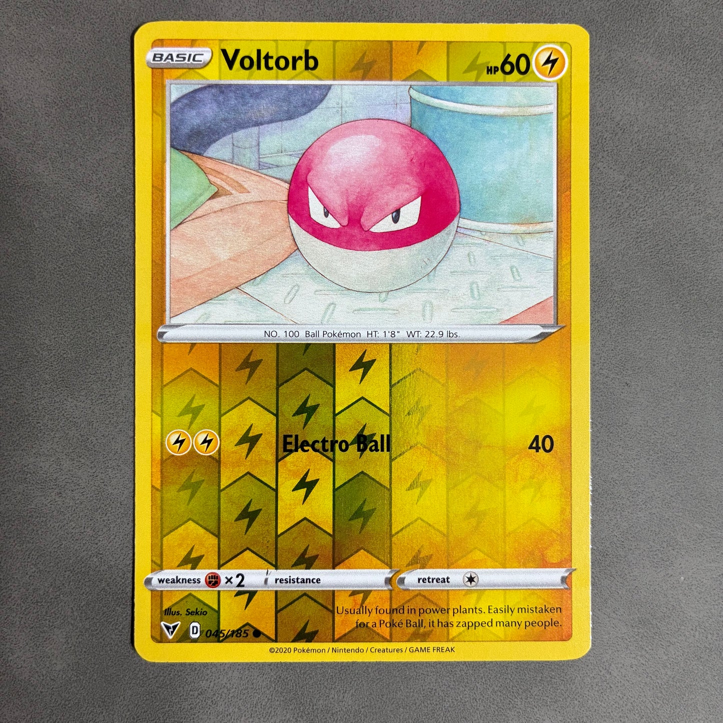 POKEMON TCG VOLTORB 045/185 HOLO 2020