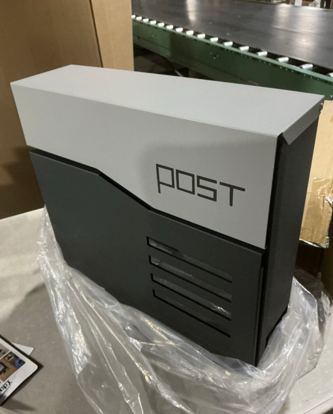 WALL MOUNTED STEEL MAILBOX LOCKING