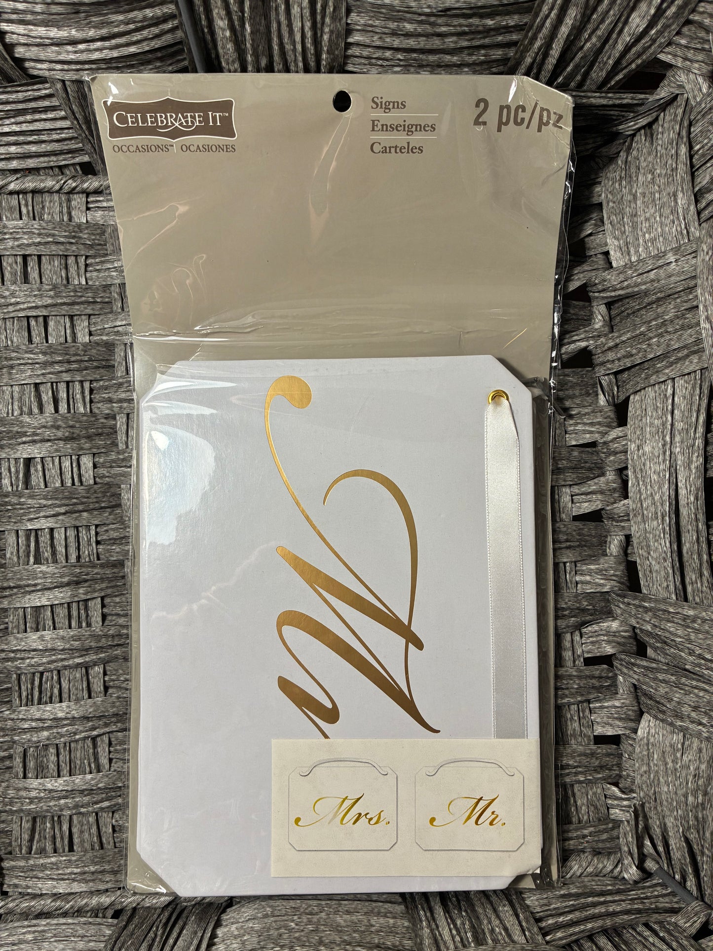 CELEBRATE IT 2PC SIGNS "MRS" "MR" WEDDING DECOR