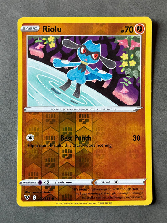 2020 POKEMON TCG RIOLU 090/185 HOLO