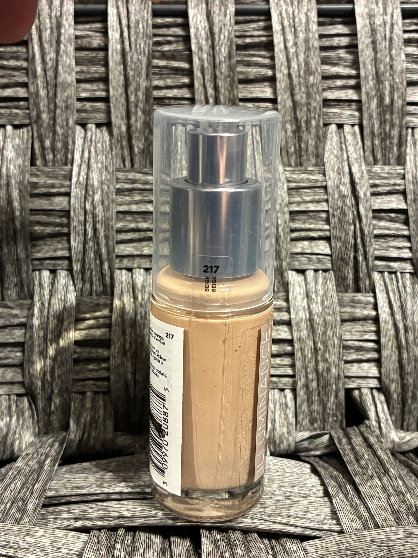 REVLON ILLUMINANCE SKIN-CARING FOUNDATION