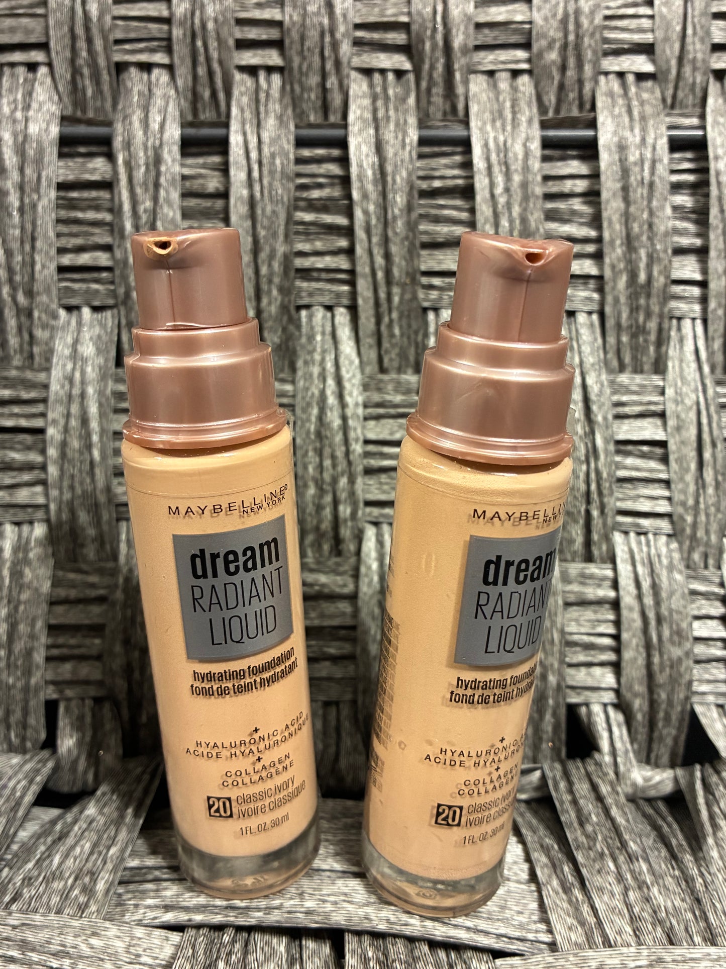 2 PACK - MAYBELLINE DREAM RADIANT LIQUID FOUNDATION - 20 CLASSIC IVORY - OPENED