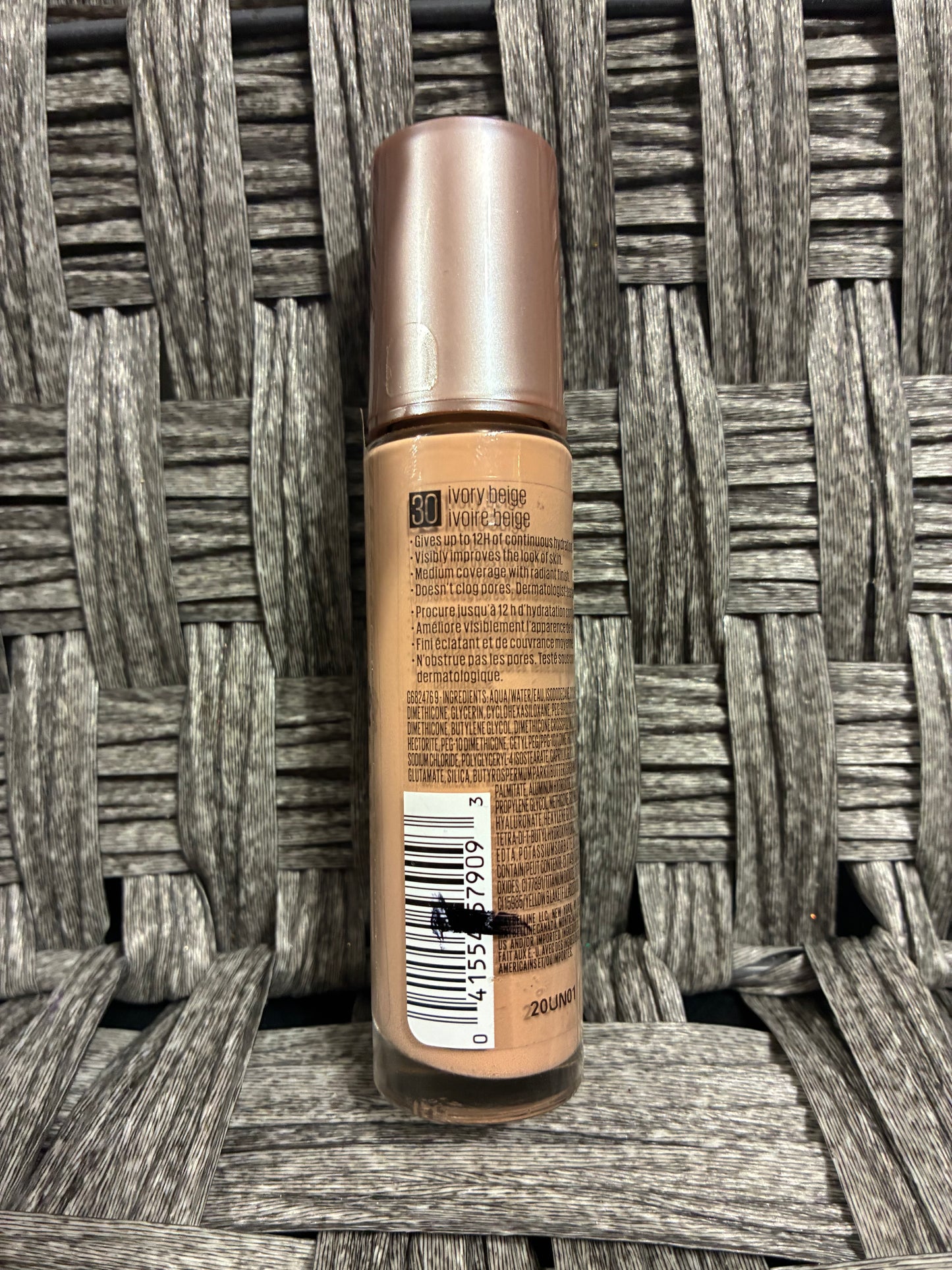 MAYBELLINE DREAM RADIANT LIQUID FOUNDATION - 30 IVORY BEIGE