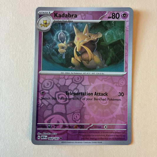 2023 POKEMON TCG KADABRA 064/165 HOLO