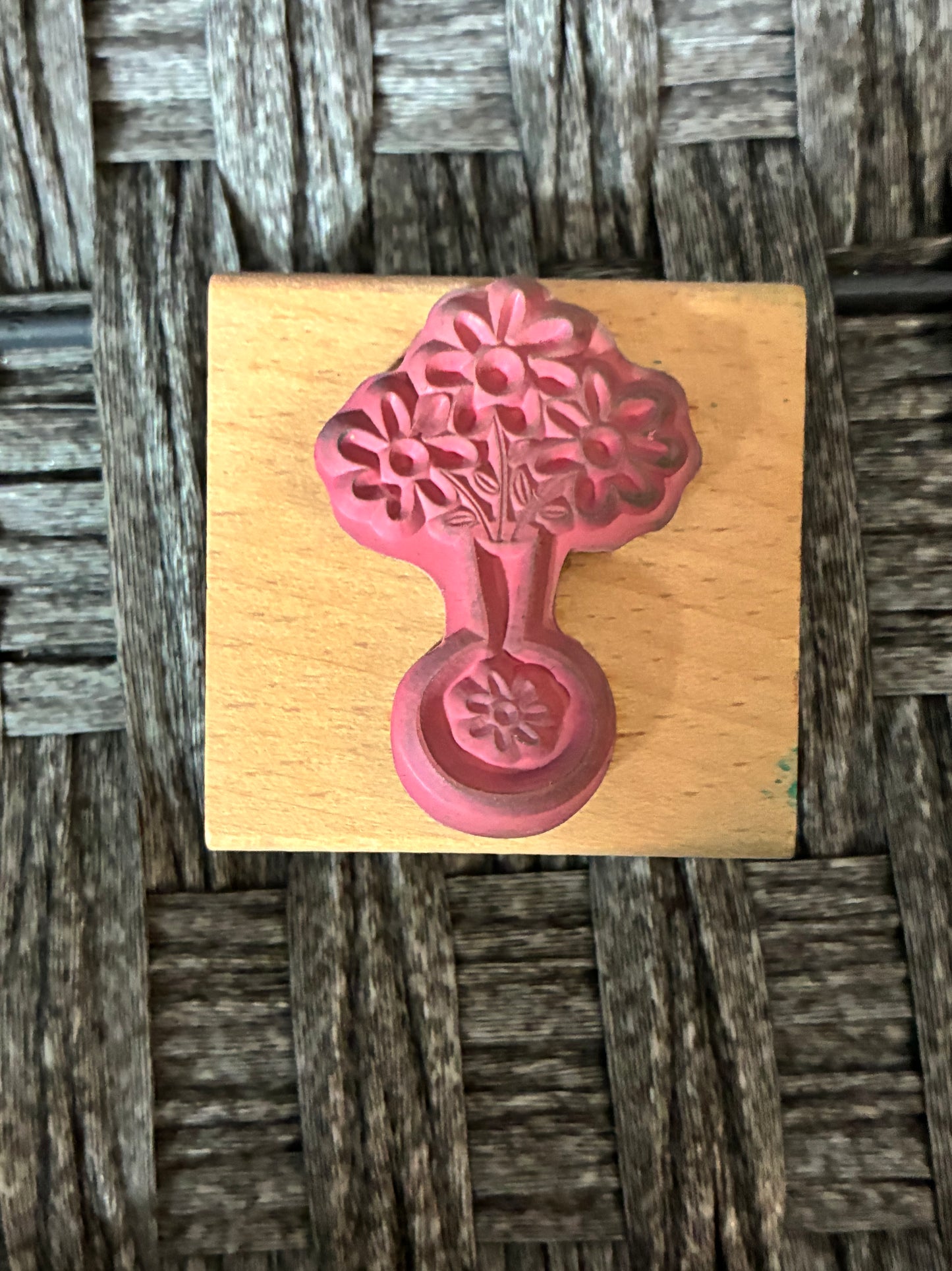 WOODEN STAMP FLOWER AND VASE PRE OWNED