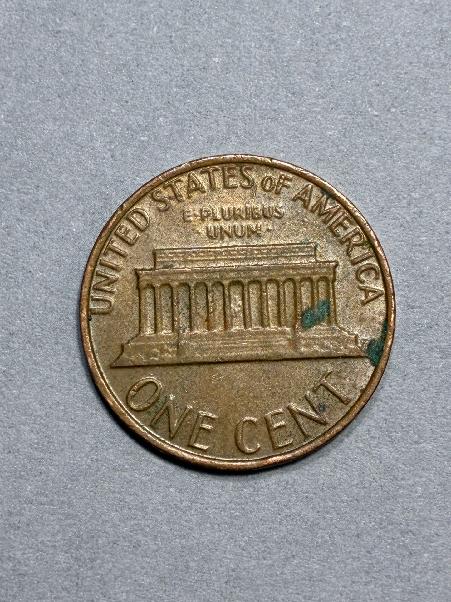 1982 PENNY NO MINT MARK OFF CENTER LARGE DATE CIRCULATED