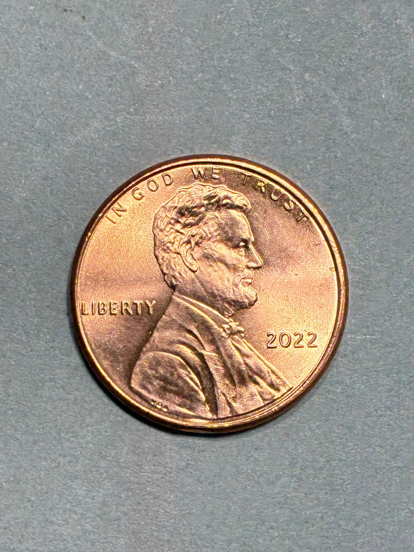 2022 PENNY NO MINT MARK OFF CENTER BRIGHT RED TONE CIRCULATED