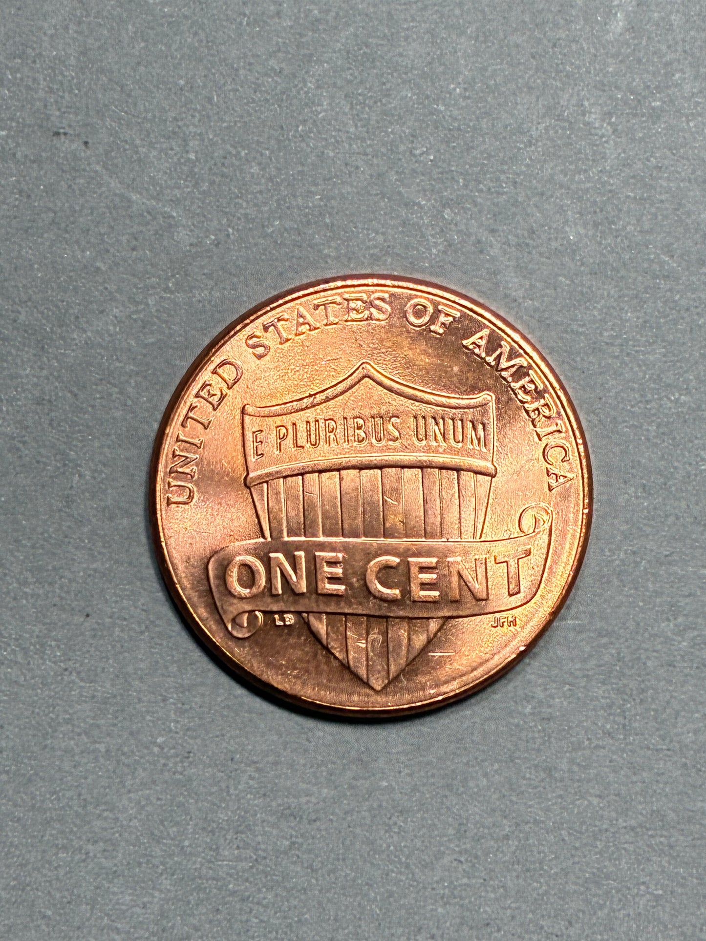 2022 PENNY NO MINT MARK OFF CENTER BRIGHT RED TONE CIRCULATED