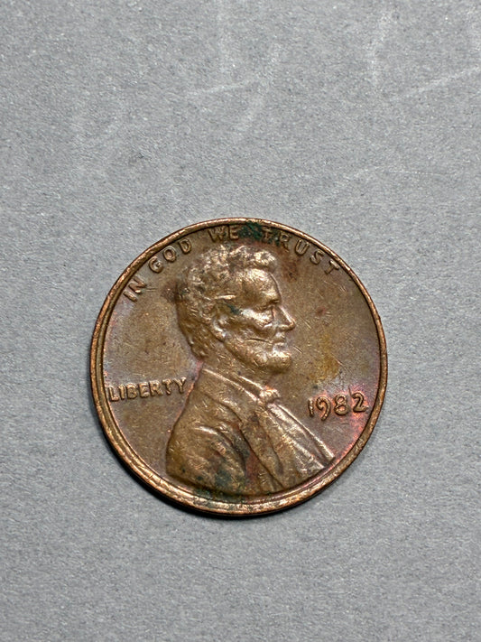 1982 PENNY NO MINT MARK DOUBLE RIM OFF CENTER LARGE DATE CIRCULATED (PNC 0113)