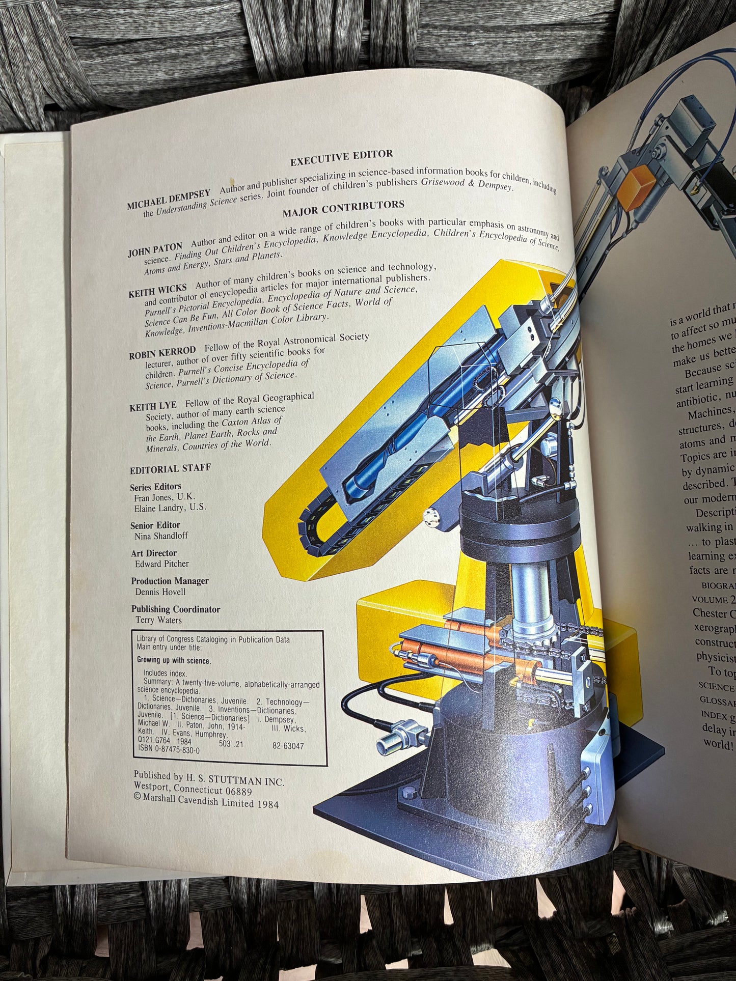 GROWING UP WITH SCIENCE - ILLUSTRATED INVENTION ENCYCLOPEDIA - VOL. 1 - 1984