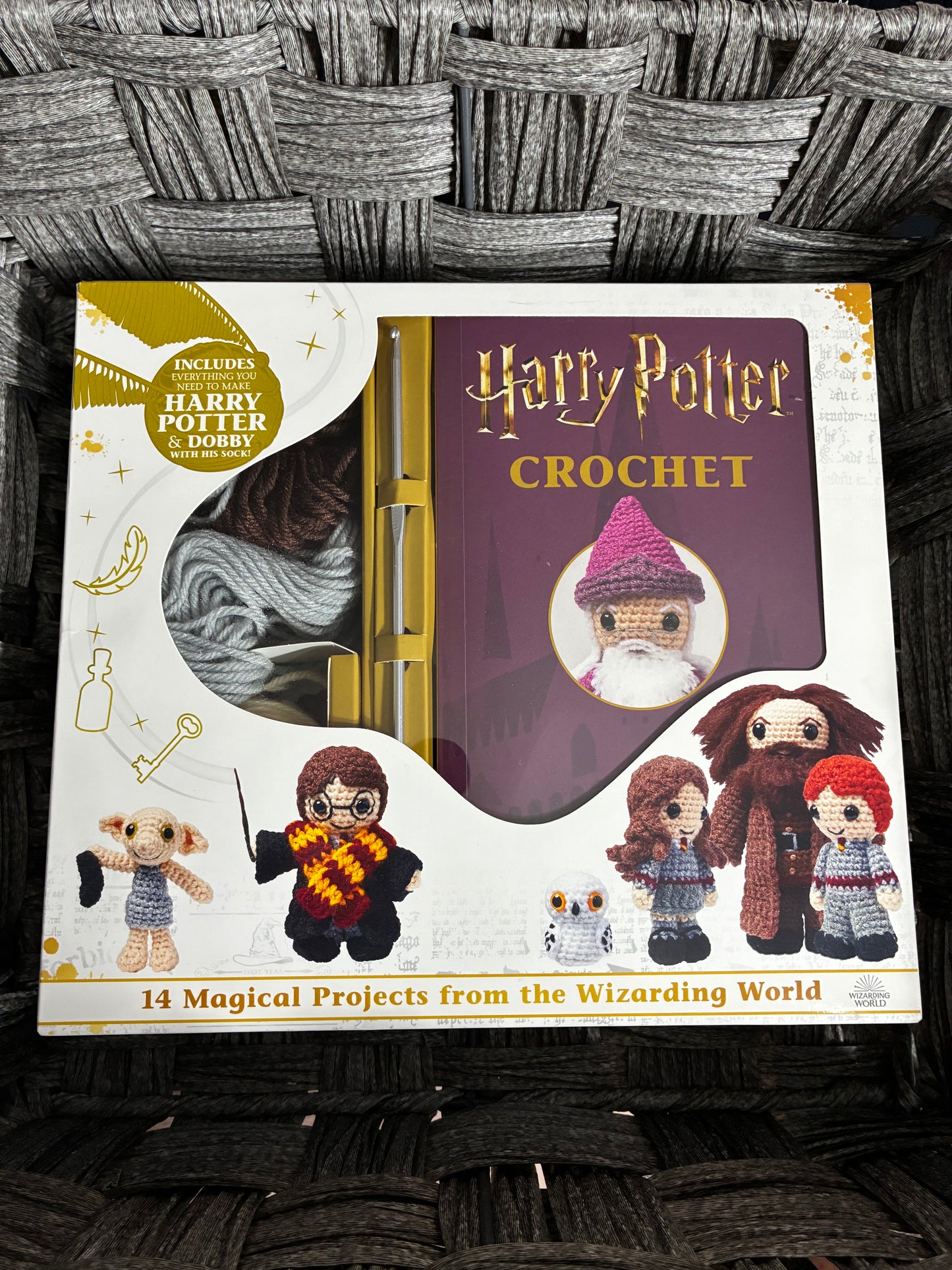 HARRY POTTER CROCHET KIT BY LUCY COLLIN - NEW OPEN BOX - 14 FUN PROJECTS
