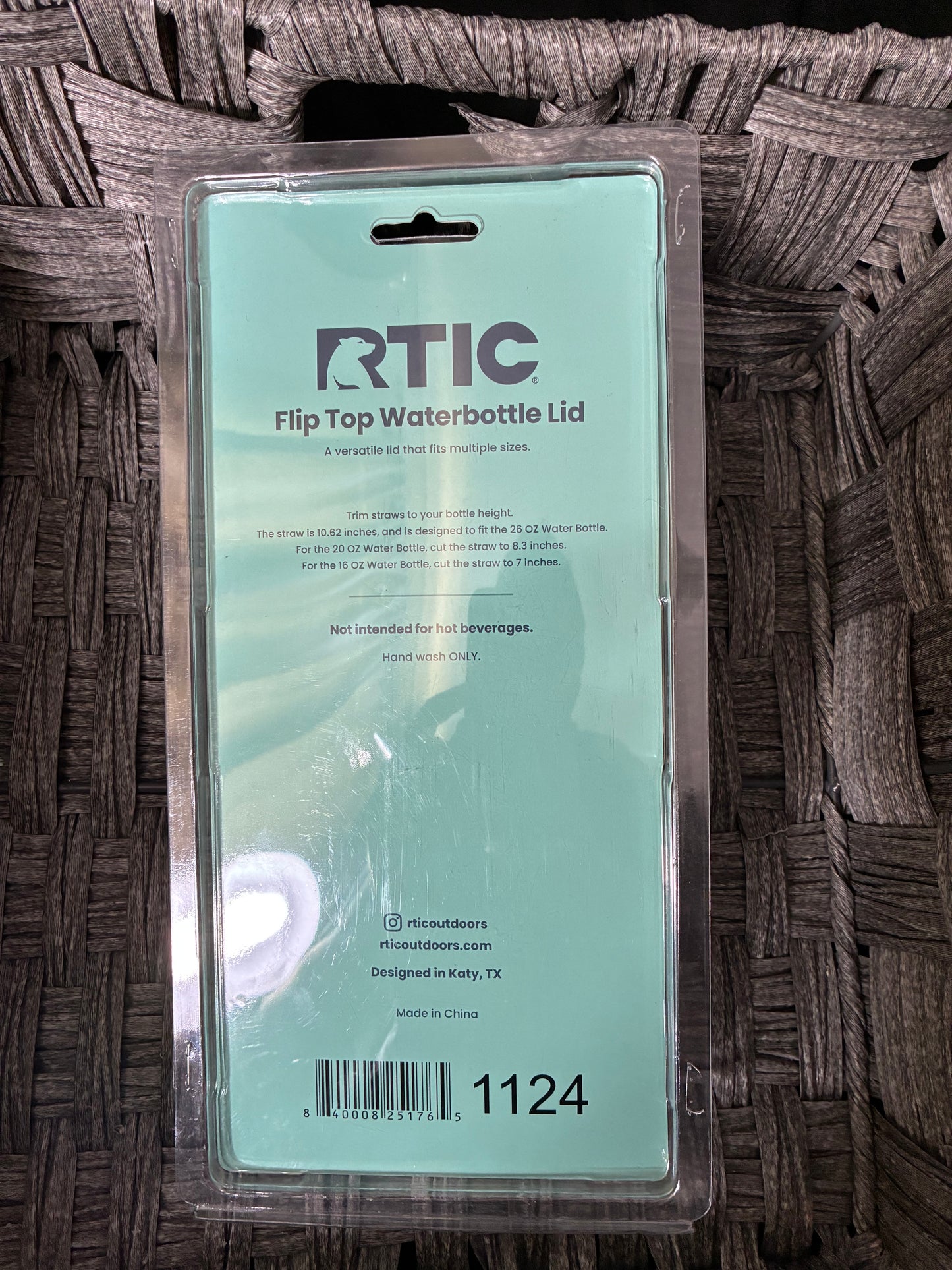 RTIC FLIP TOP WATERBOTTLE LID WITH REPLACEMENT STRAWS *MISSING ONE*