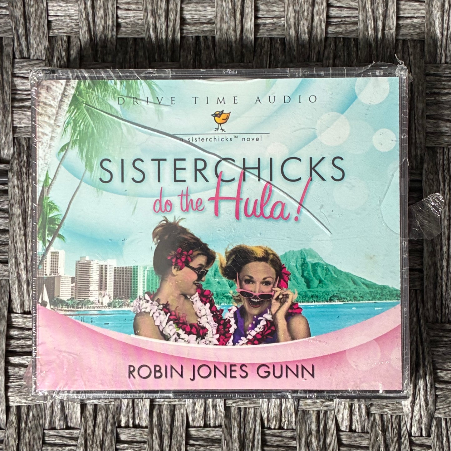 SISTERCHICKS DO THE HULA! ROBIN JONES GUNN (2003) - SEALED
