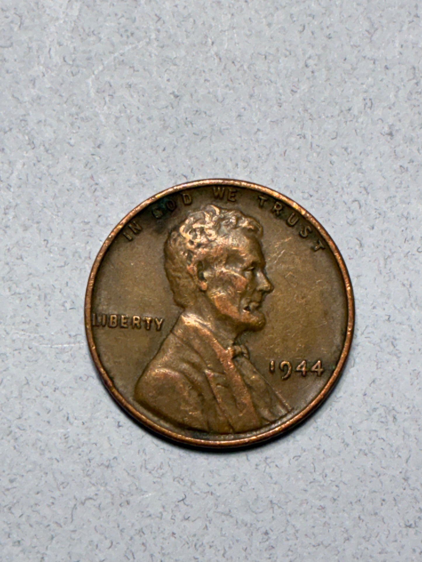 1944 WHEAT PENNY NO MINT MARK - POSSIBLE DIE CHIP ON MOUTH - 95% COPPER (LN1601)