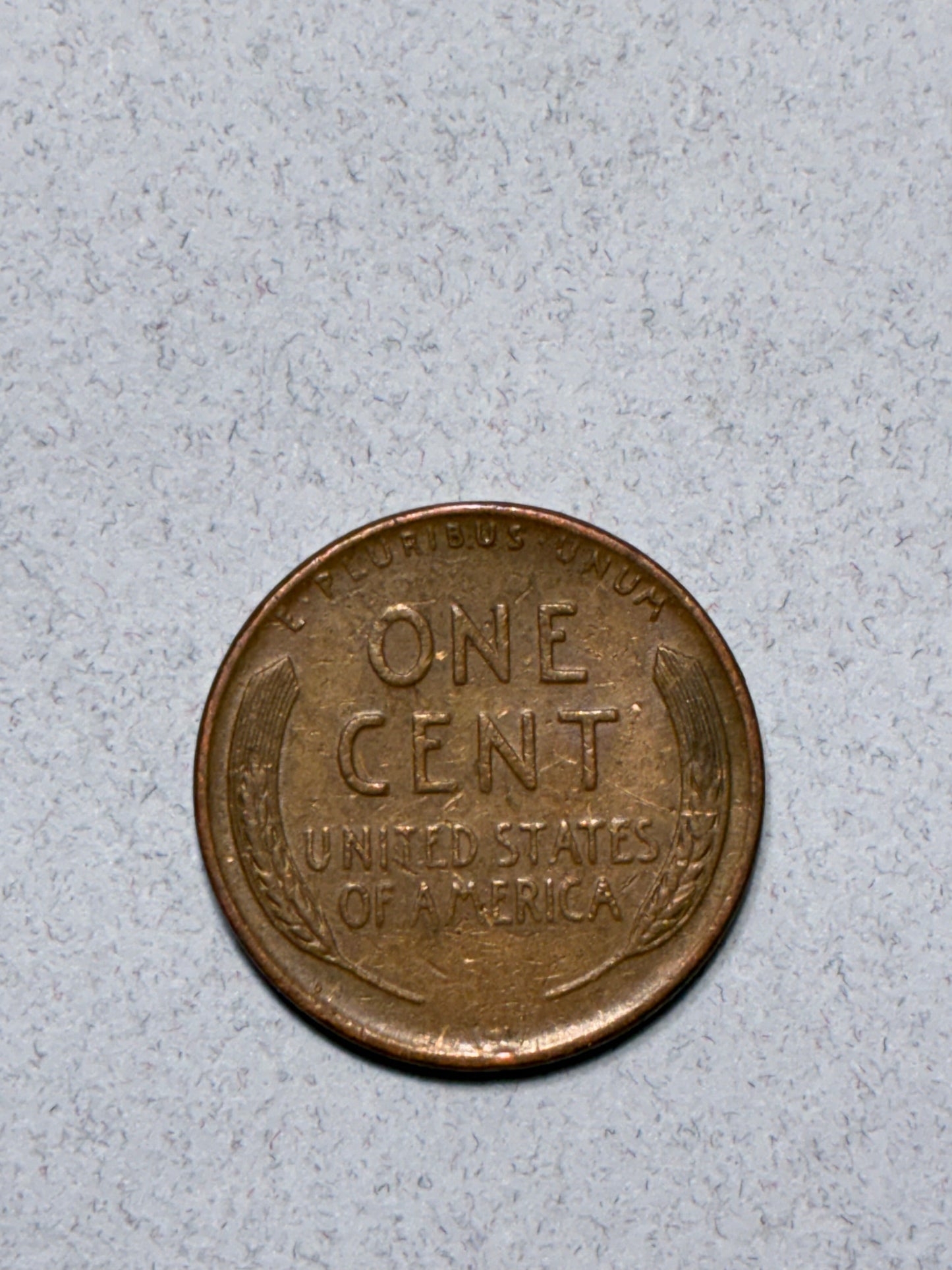 1955 D WHEAT PENNY - 95% COPPER OFF CENTER - CIRCULATED (LN1611)