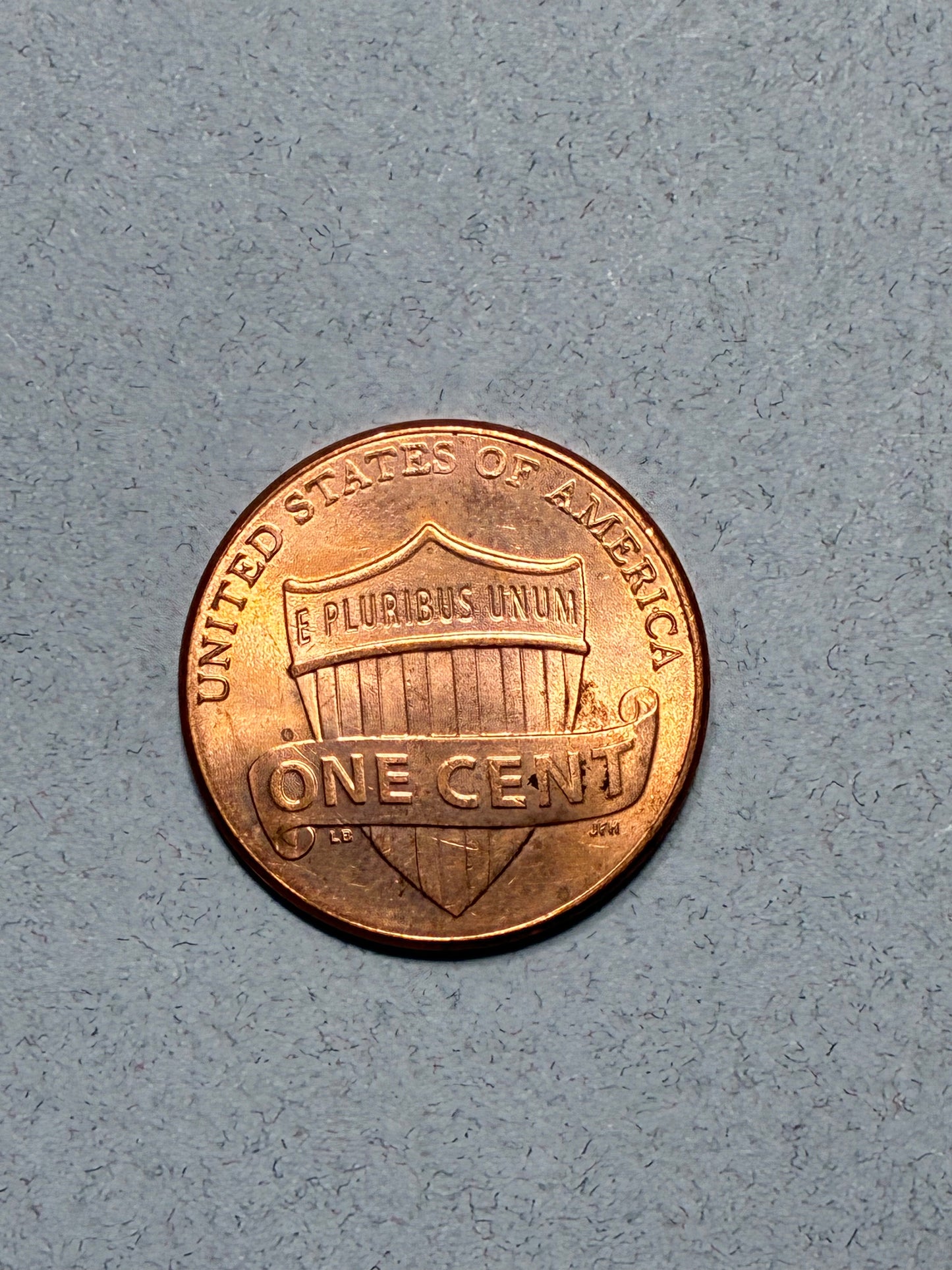 2020 PENNY NO MINT MARK OFF CENTER CIRCULATED BRIGHT RED (PNC900)