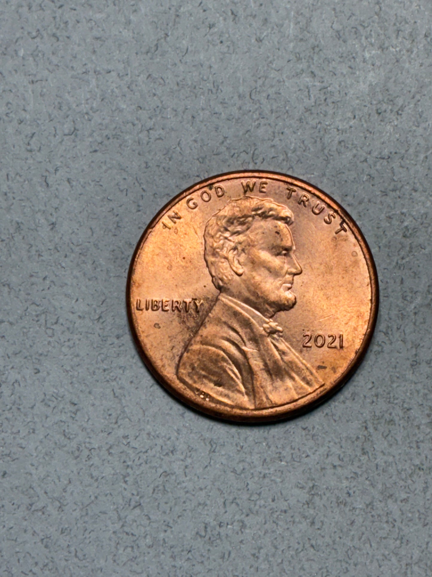 2021 PENNY NO MINT MARK OFF CENTER BRIGHT RED CIRCULATED (PNC902)
