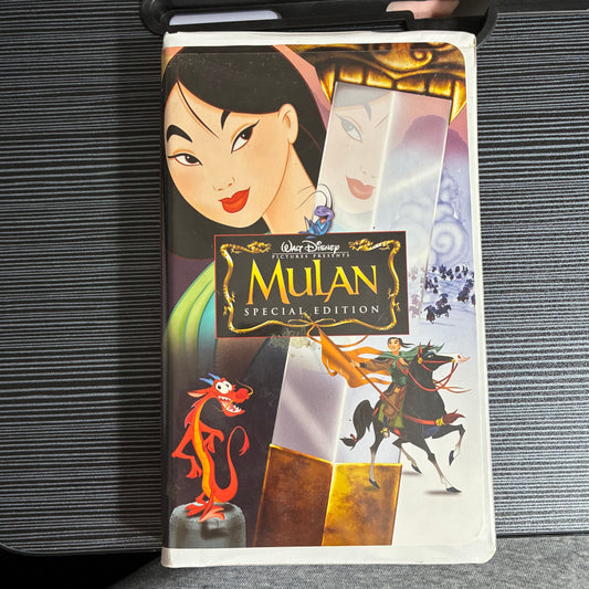 WALT DISNEY MULAN SPECIAL EDITION VHS - PRE OWNED - GOOD CONDITION (1999)