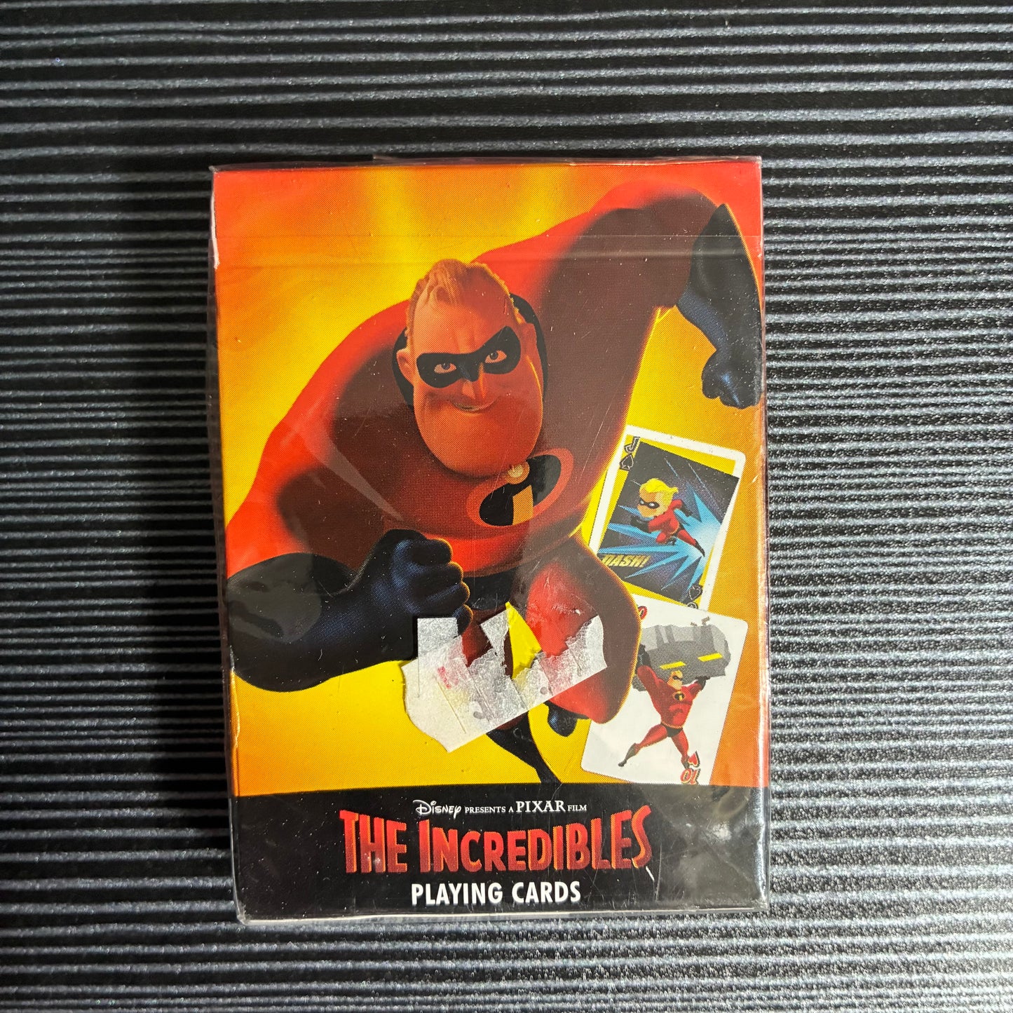 VINTAGE 2004 THE INCREDIBLES PLAYING CARDS SEALED