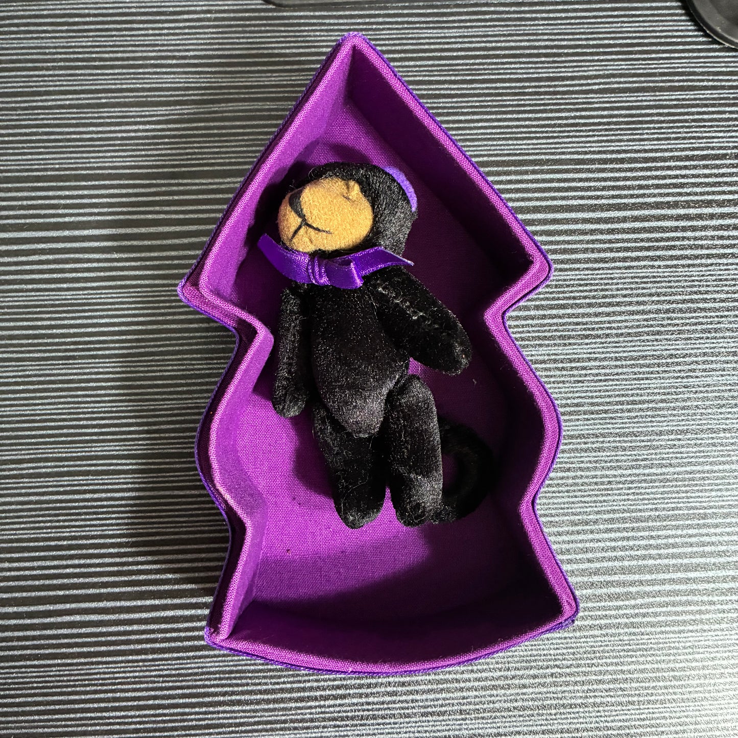VINTAGE GAC WITCH WITH PUMPKIN SEQUIN BOX WITH PLUSH