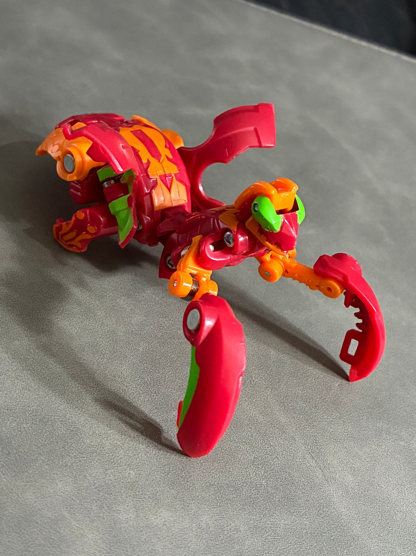 BAKUGAN PYRUS MANTONOID ULTRA B600