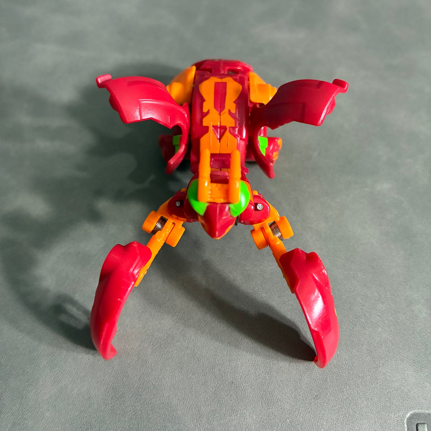 BAKUGAN PYRUS MANTONOID ULTRA B600