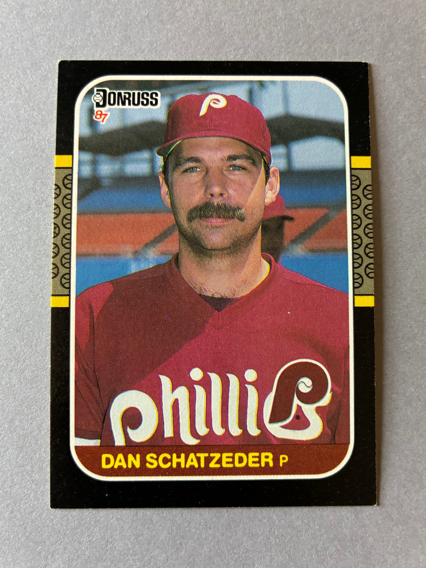 1987 DONRUSS - DAN SCHATZEDER #482 PHILLIES