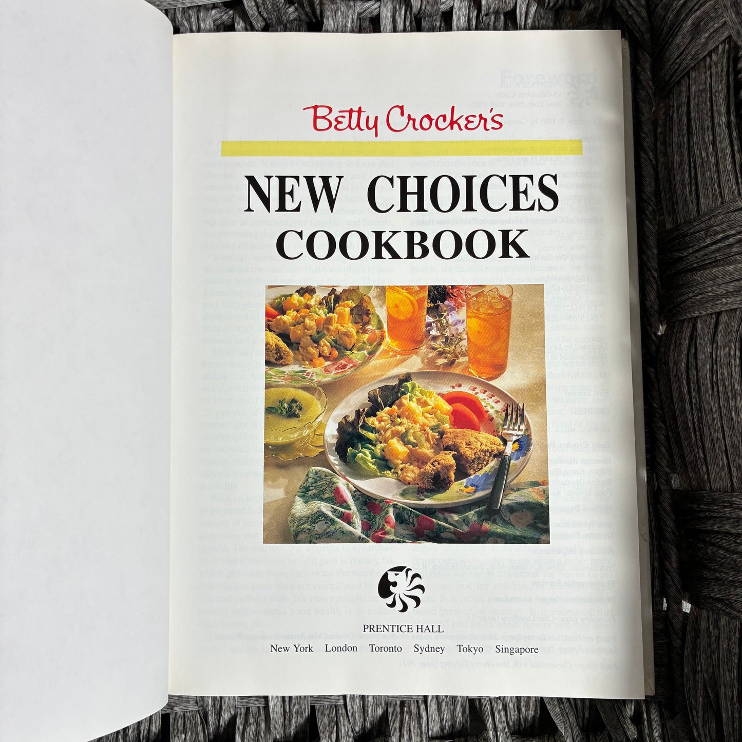 BETTY CROCKER'S NEW CHOICE'S COOKBOOK: MORE THAN 500 GREAT TASTING RECIPES 1993