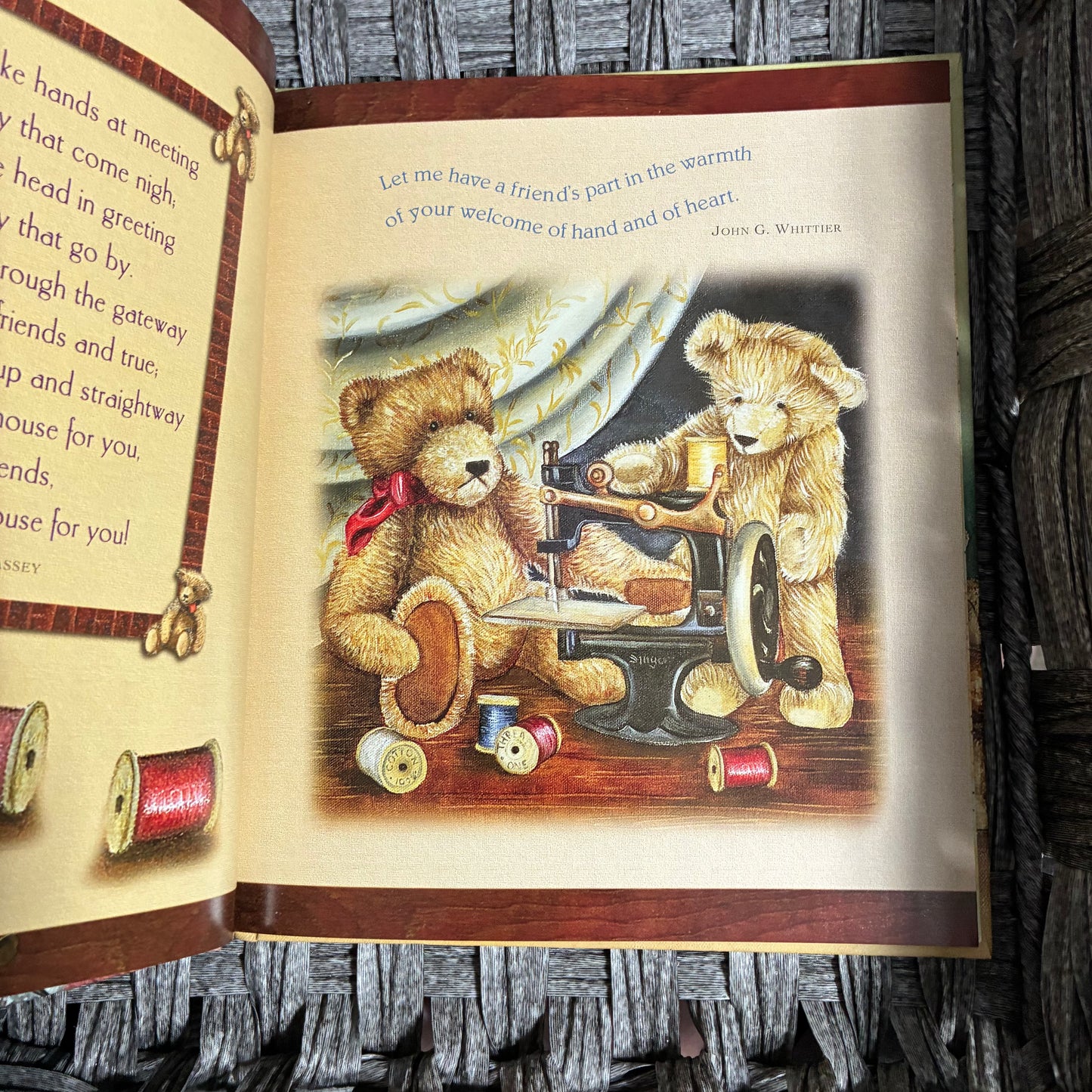 BEAR HUGS: A FRIEND IS A GIFT TO CHERISH ILLUS. GAY TALBOTT BOASSY - HARDCOVER