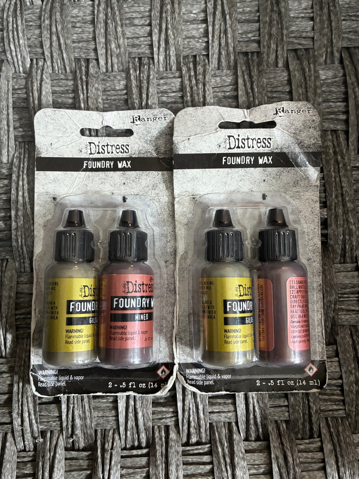 TIM HOLTZ DISTRESS FOUNDRY WAX KIT LOT OF 2 GOLDED/MINED