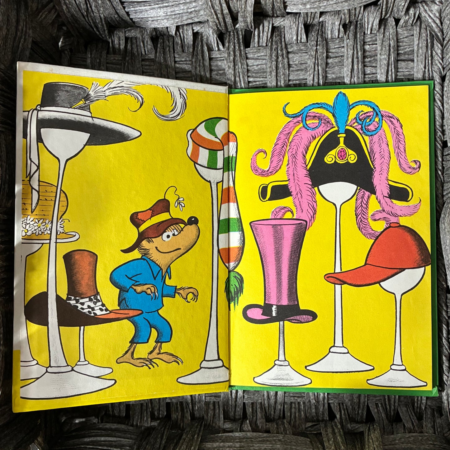 VINTAGE 1970 BOOK CLUB EDITION OLD HAT NEW HAT BY STAN AND JAN BERENSTAIN