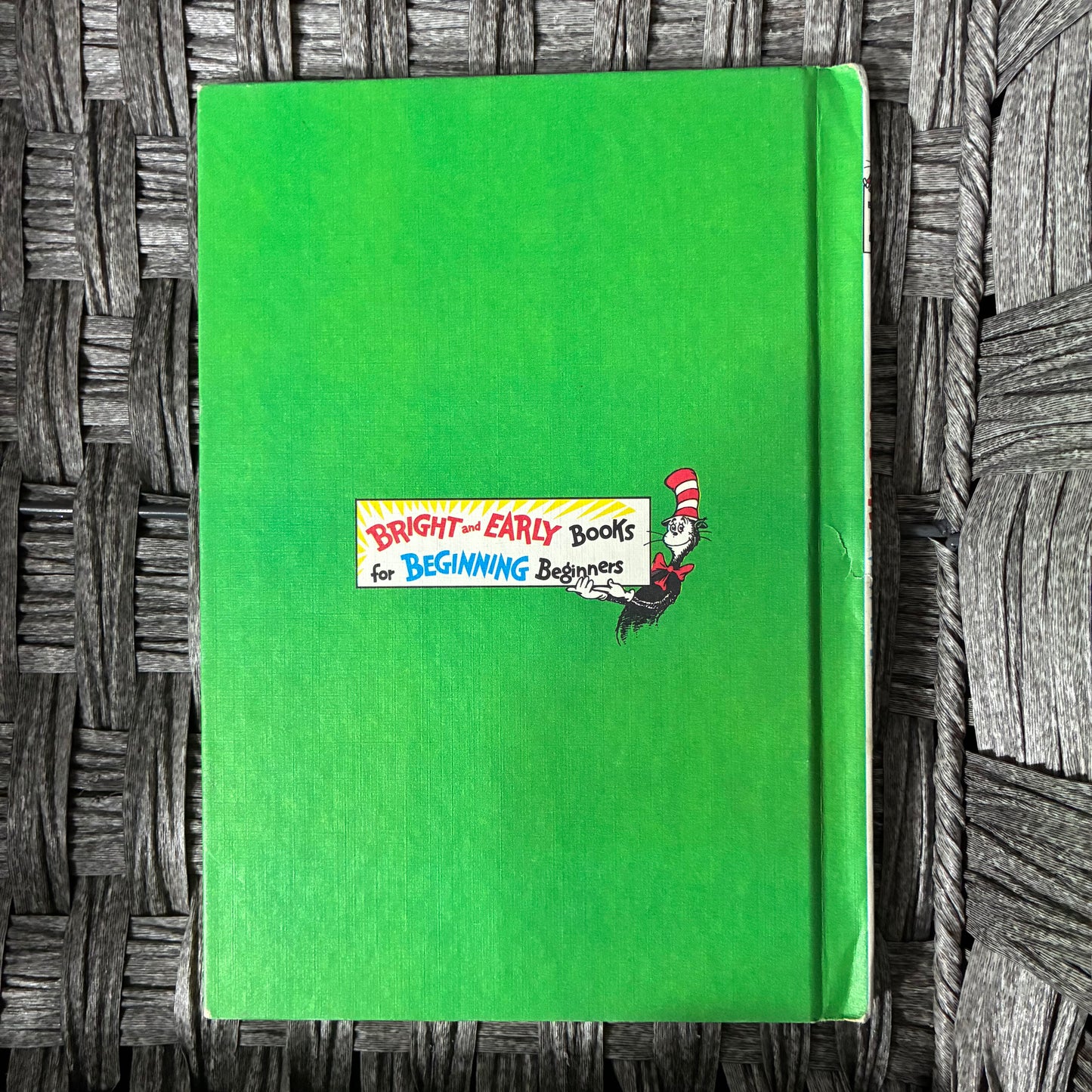 VINTAGE 1970 BOOK CLUB EDITION OLD HAT NEW HAT BY STAN AND JAN BERENSTAIN