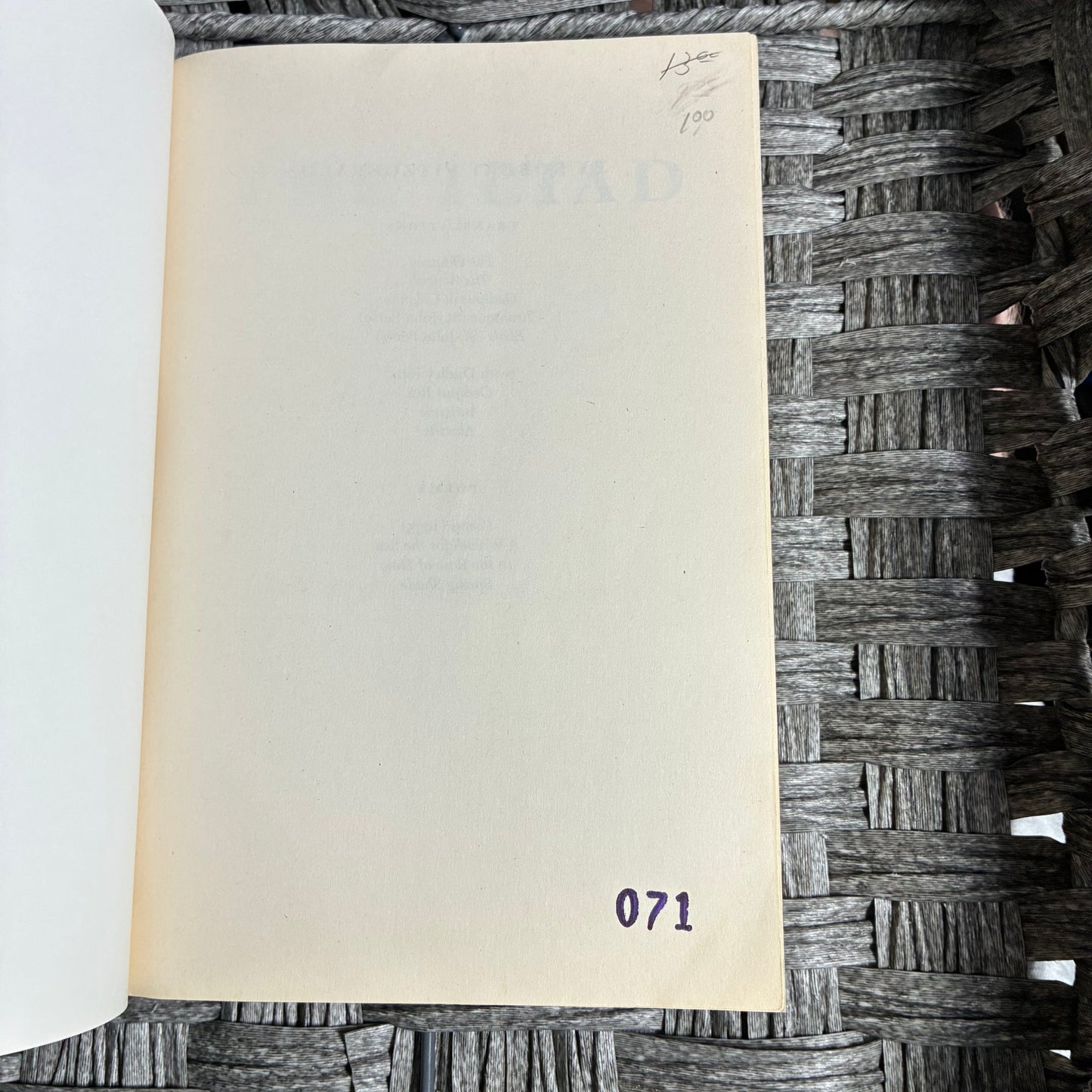 THE ILIAD HOMER TRANSLATED BY ROBERT FITZGERALD PAPERBACK - ACCEPTABLE CONDITION