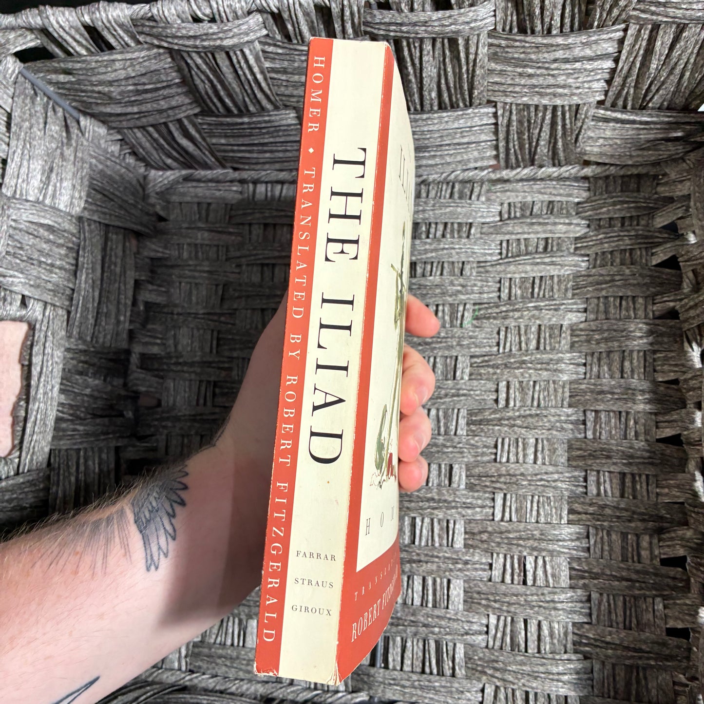 THE ILIAD HOMER TRANSLATED BY ROBERT FITZGERALD PAPERBACK - ACCEPTABLE CONDITION