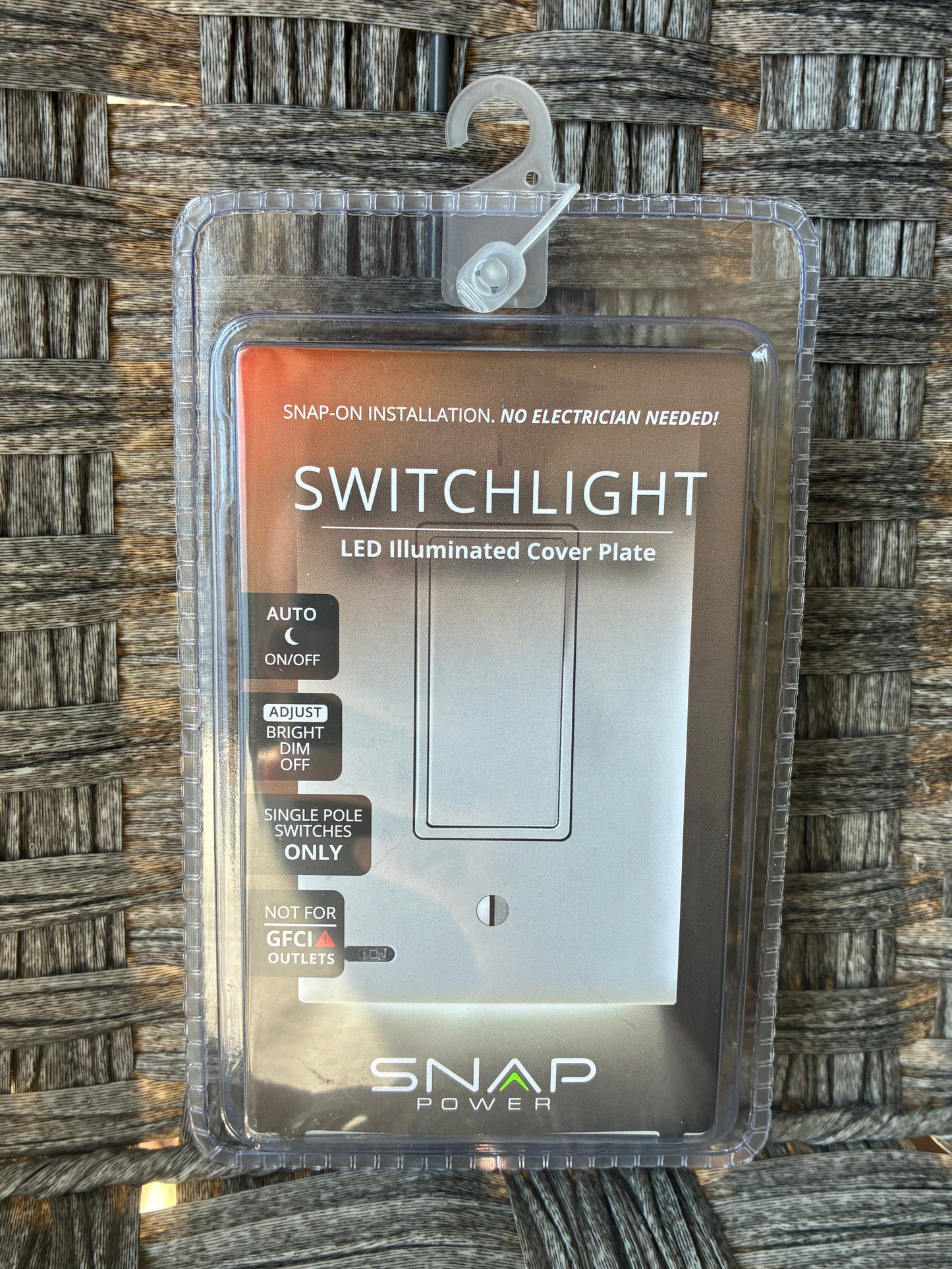 SNAP POWER SNAP ON SWITCH LIGHT LED COVER PLATE ADJUSTABLE AUTO ON OFF WHITE