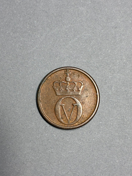 1962 NORWAY 1 ORE BRONZE FT. MONOGRAM KING OLAV V - CIRCULATED