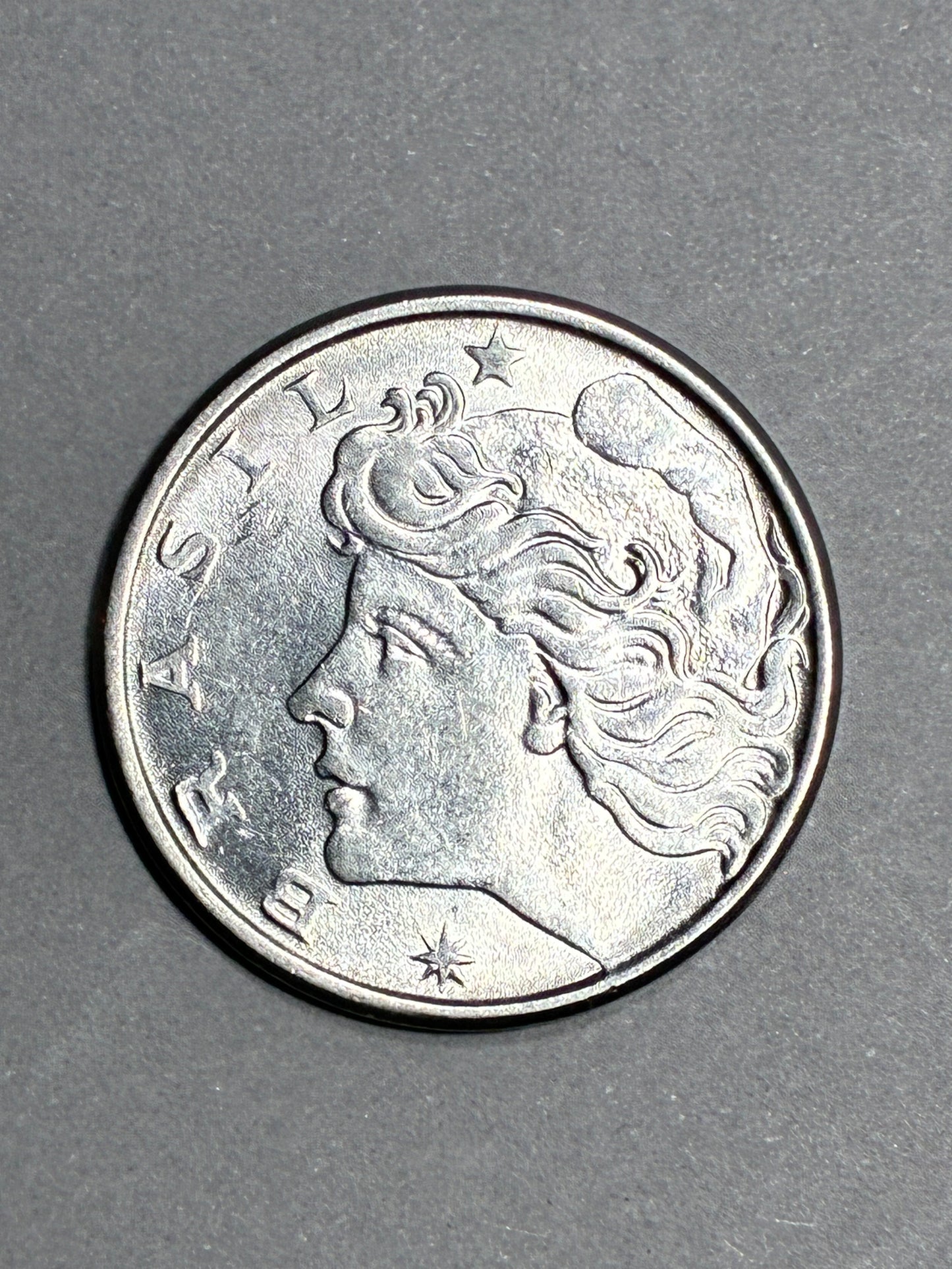 1975 BRAZIL 20 CENTAVOS STAINLESS STEEL COIN FT. EFFIGY OF REPUBLIC - CIRCULATED