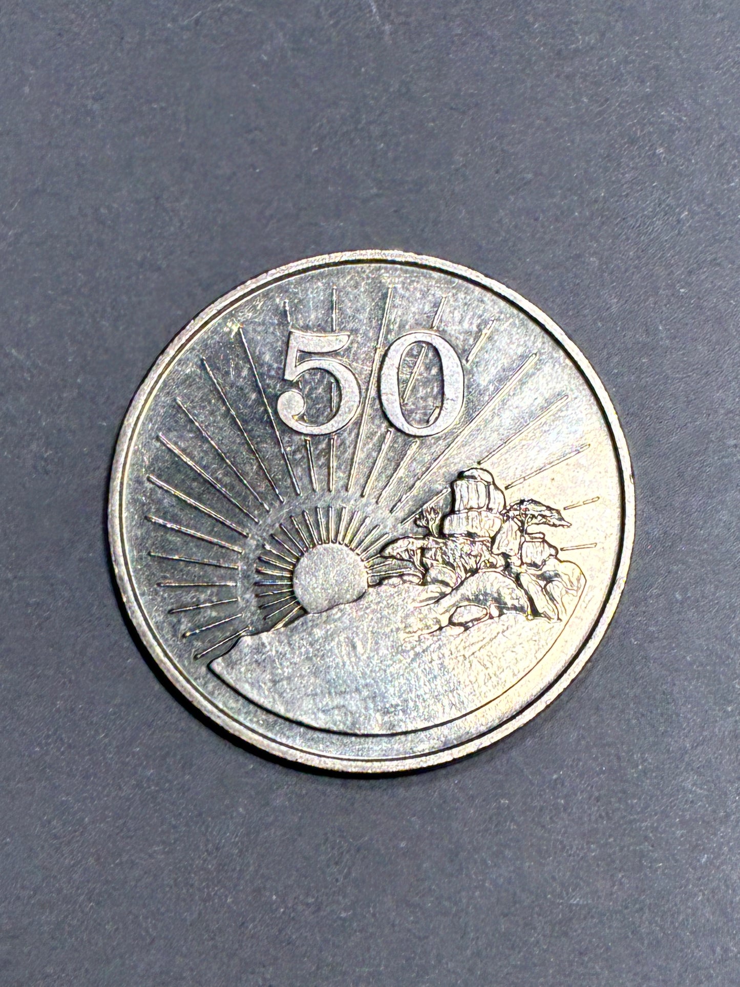 1980 ZIMBABWE 50 CENTS COPPER NICKEL COIN FT. ZIMBABWE SOAPSTONE BIRD - CIRC.